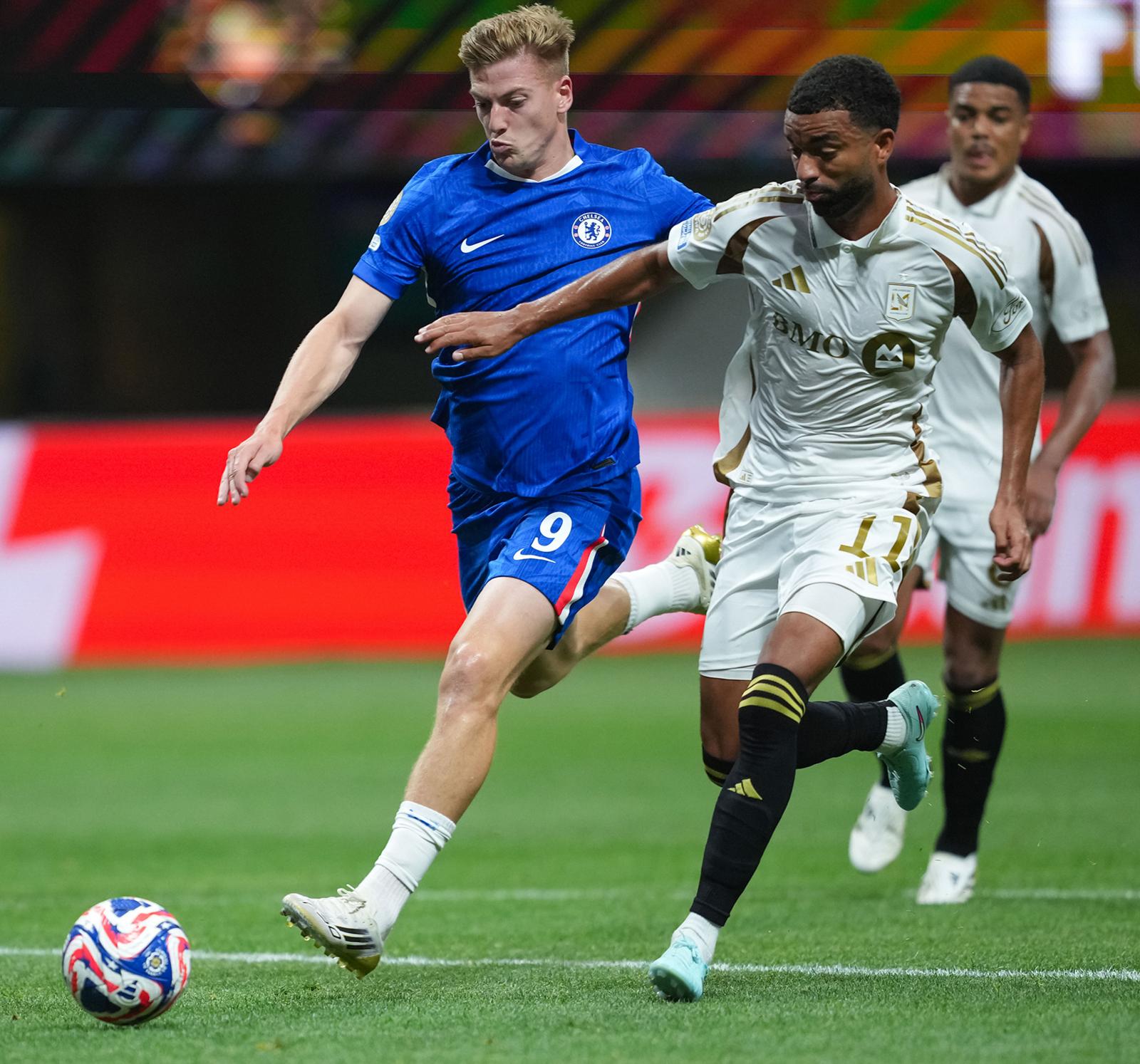 切尔西横扫曼城，博格巴关键制胜