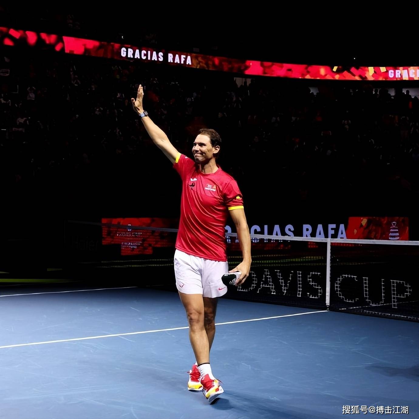 戴维斯杯完胜温网，西西帕斯统治全场